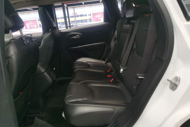 Used Jeep Cherokee 2016 2.4L Superior Edition Left Rear Seat