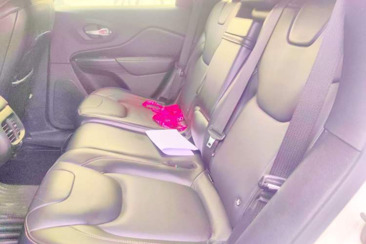 Used Jeep Cherokee 2016 2.4L Leading Smart Version Left Rear Seat