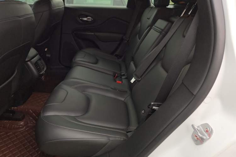 Used Jeep Cherokee 2016 2.4L Professional Edition Left Rear Seat