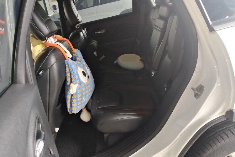 Used Jeep Cherokee 2016 2.0L Superior Edition Left Rear Seat