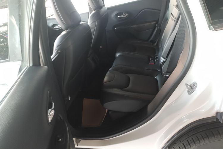 Used Jeep Cherokee 2016 2.4L Leading Edition Left Rear Seat