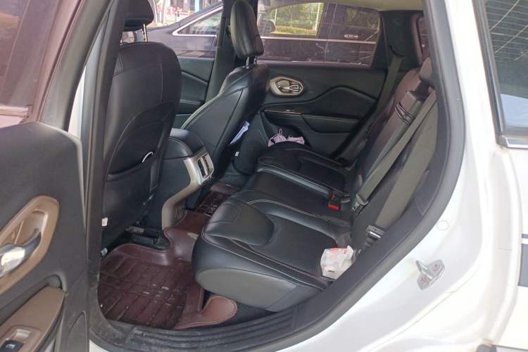 Used Jeep Cherokee 2016 2.4L Leading Edition Left Rear Seat