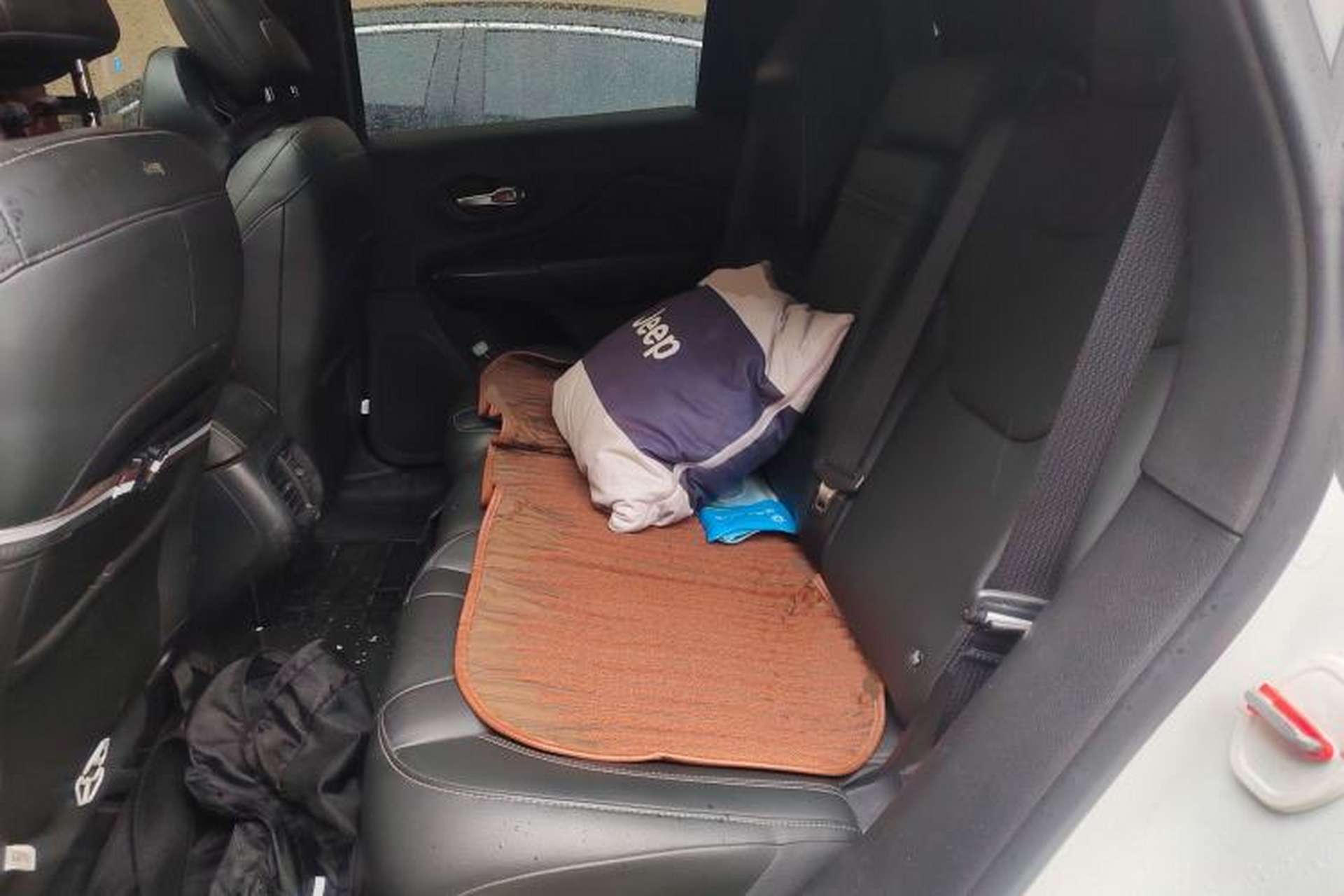 Used Jeep Cherokee 2016 2.0L Superior Edition Left Rear Seat