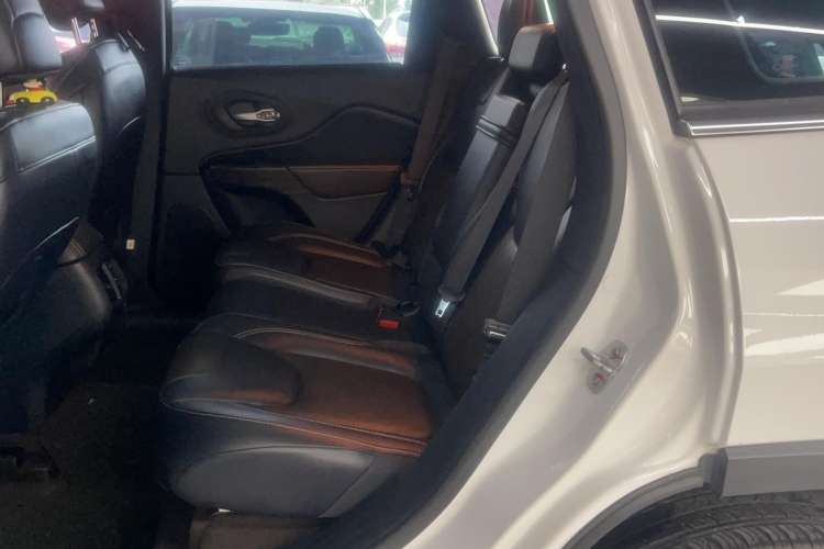 Used Jeep Cherokee 2016 2.4L Superior Edition Left Rear Seat