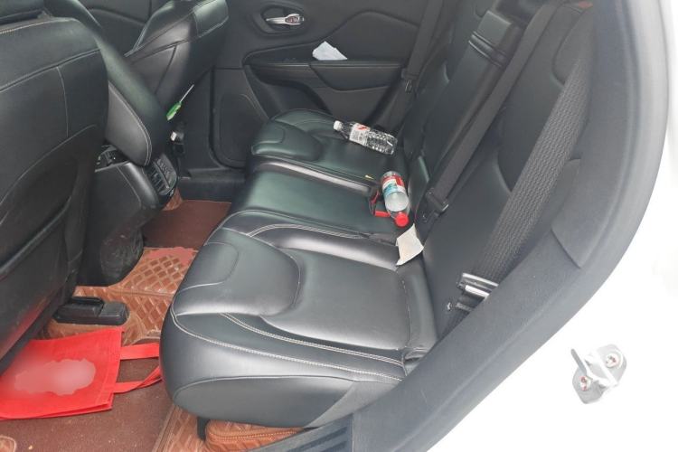Used Jeep Cherokee 2016 2.0L Superior Edition Left Rear Seat