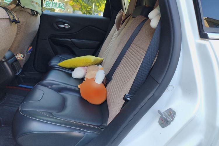 Used Jeep Cherokee 2016 2.4L Leading Edition Left Rear Seat