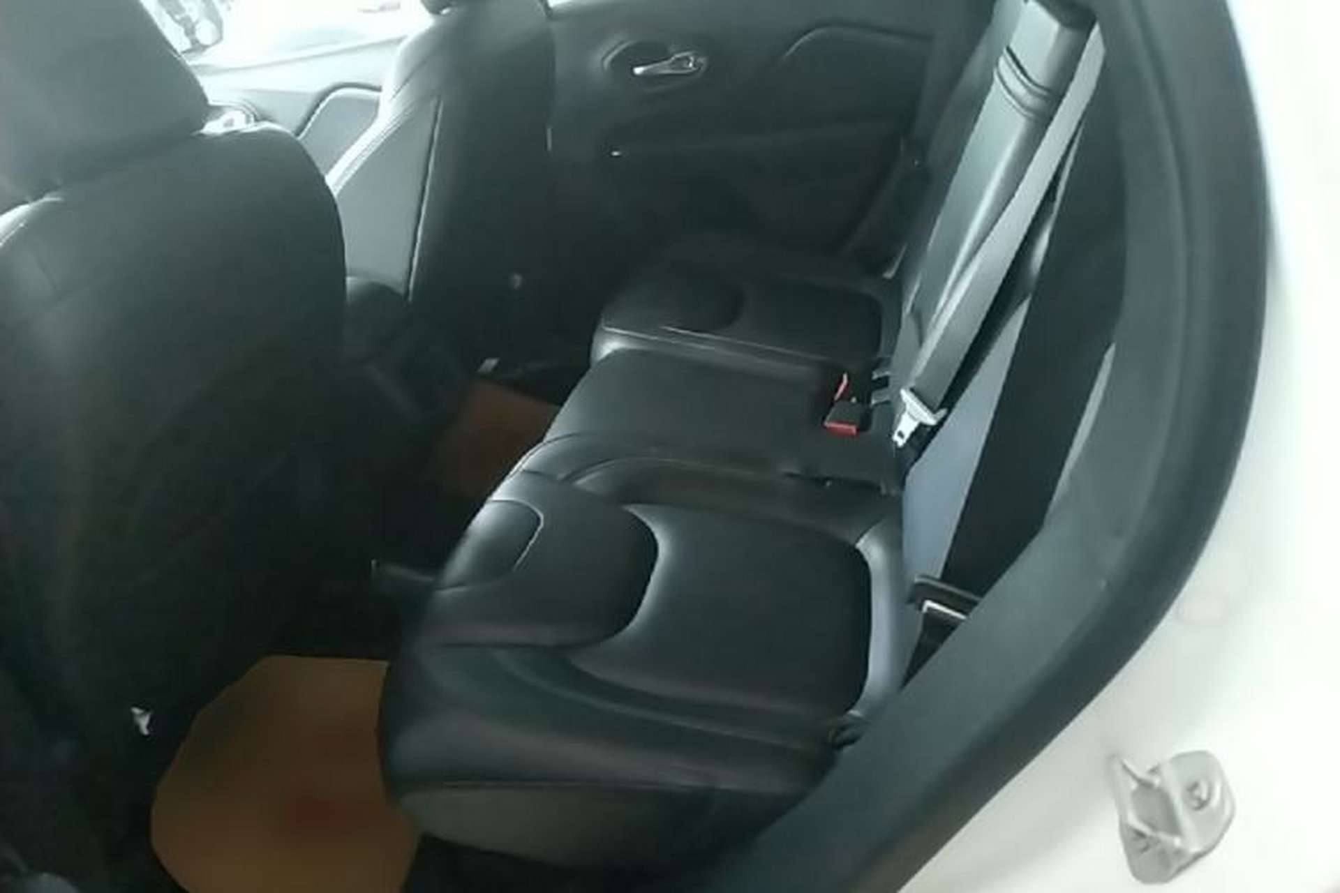 Used Jeep Cherokee 2016 2.4L Leading Smart Version Left Rear Seat