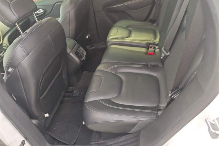 Used Jeep Cherokee 2016 2.0L Superior Edition Left Rear Seat