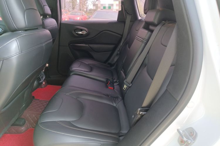 Used Jeep Cherokee 2016 2.0L Superior Edition Left Rear Seat
