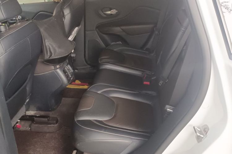 Used Jeep Cherokee 2016 2.4L Professional Edition Left Rear Seat