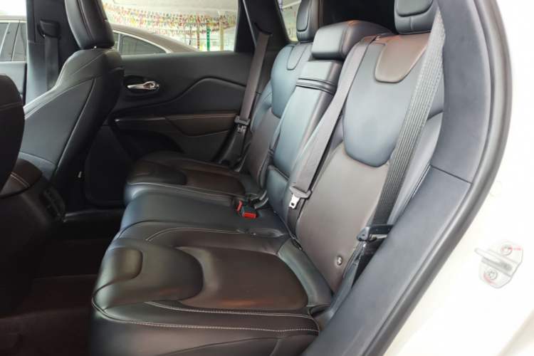 Used Jeep Cherokee 2016 2.4L Professional Edition Left Rear Seat
