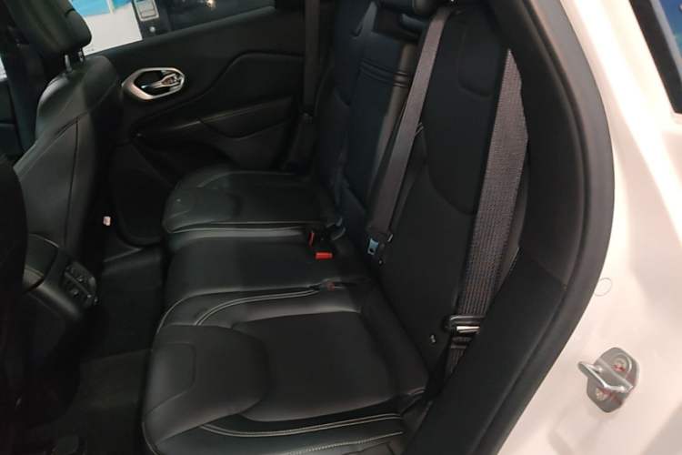 Used Jeep Cherokee 2016 2.4L Leading Edition Left Rear Seat