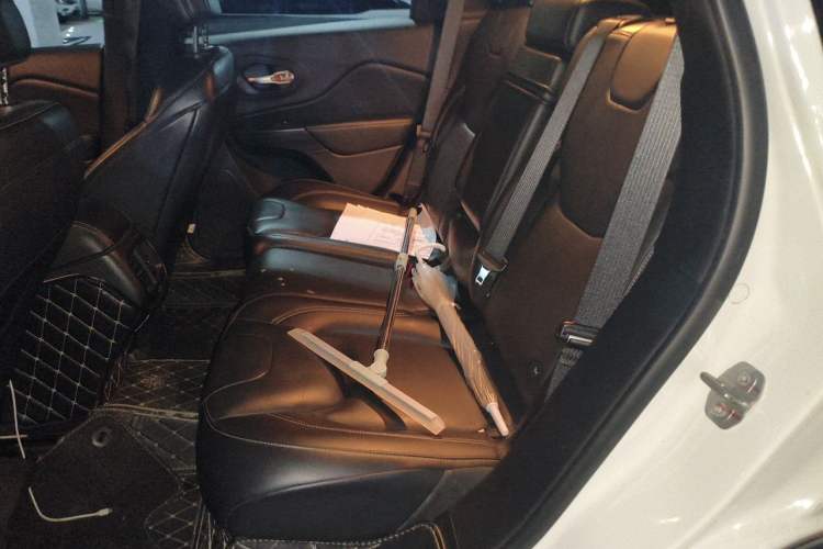 Used Jeep Cherokee 2016 2.4L Professional Smart Version Left Rear Seat