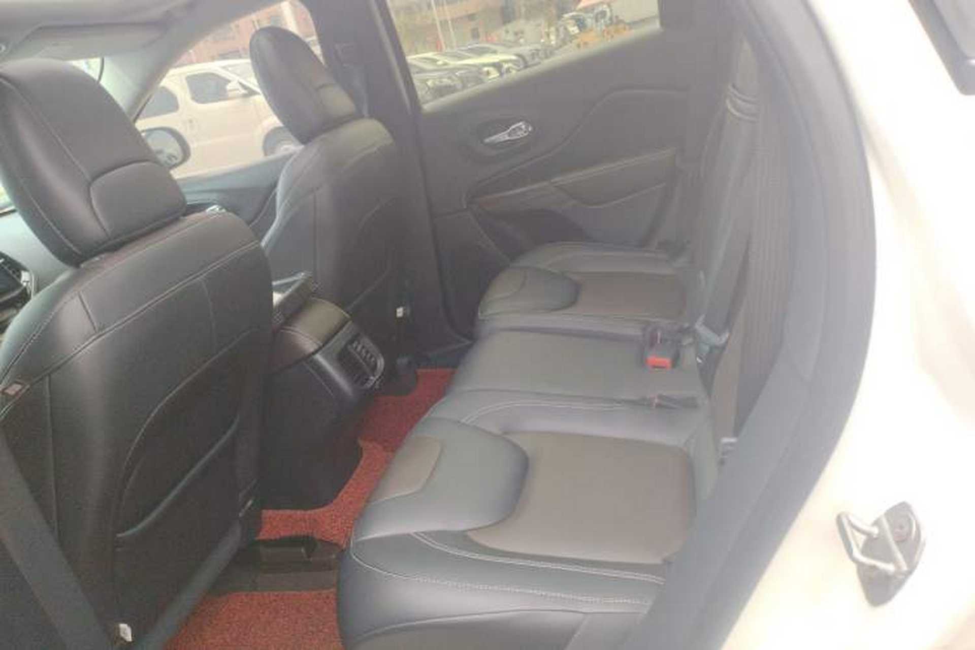 Used Jeep Cherokee 2016 2.4L Leading Edition Left Rear Seat