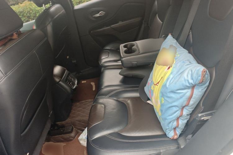 Used Jeep Cherokee 2016 2.4L Leading Smart Version Left Rear Seat