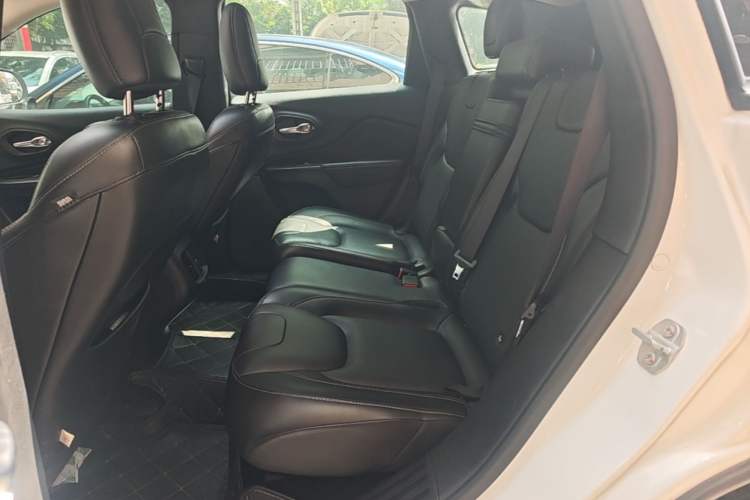 Used Jeep Cherokee 2016 2.4L Leading Edition Left Rear Seat