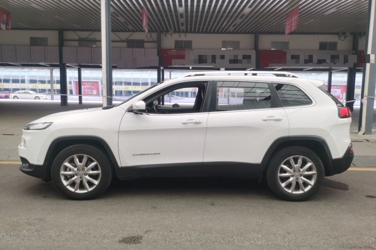 Used Jeep Cherokee 2016 2.4L Superior Edition Left Side