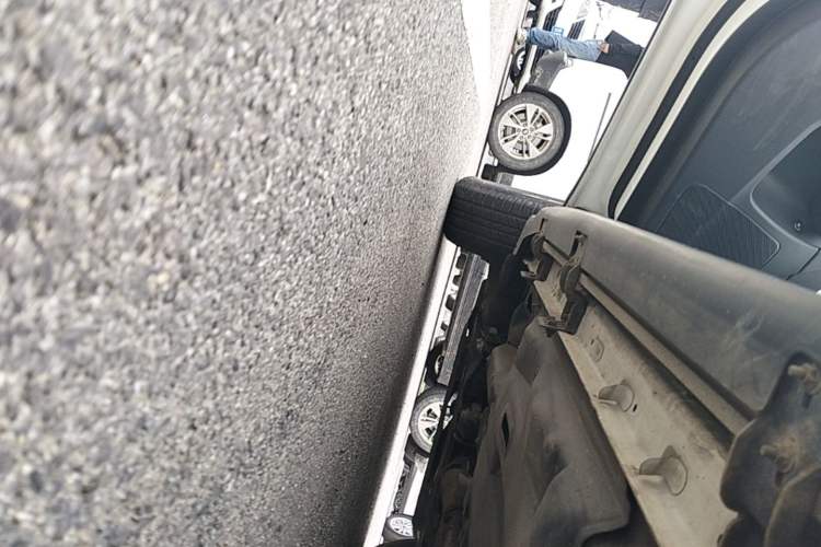 Used Jeep Cherokee 2016 2.4L Professional Smart Version Left Side Sill
