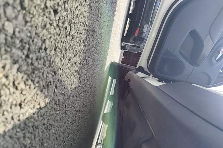 Used Jeep Cherokee 2016 2.4L Superior Edition Left Side Sill