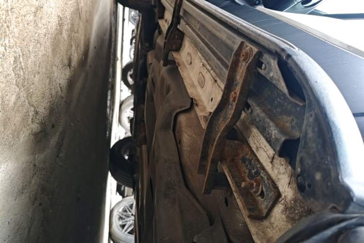 Used Jeep Cherokee 2016 2.4L Professional Smart Version Left Side Sill