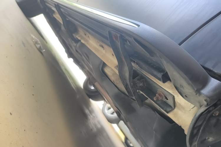 Used Jeep Cherokee 2016 2.0L Leading Edition Left Side Sill