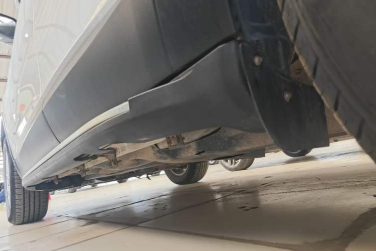 Used Jeep Cherokee 2016 2.4L Professional Edition Left Side Sill