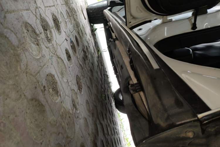 Used Jeep Cherokee 2016 2.0L Leading Edition Left Side Sill