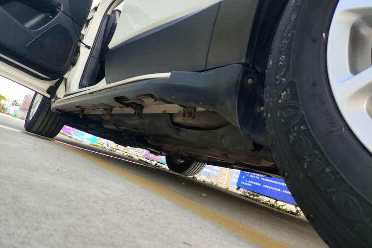 Used Jeep Cherokee 2016 2.4L Leading Edition Left Side Sill