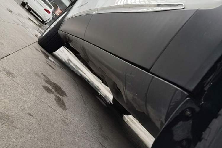 Used Jeep Cherokee 2016 2.4L Professional Smart Version Left Side Sill