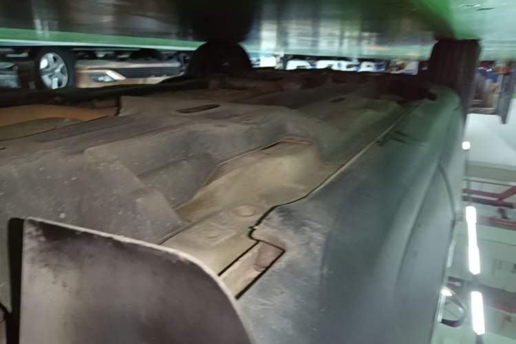 Used Jeep Cherokee 2016 2.4L Professional Edition Left Side Sill