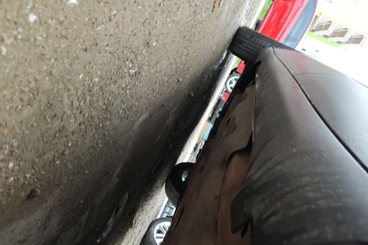 Used Jeep Cherokee 2016 2.4L Professional Edition Left Side Sill
