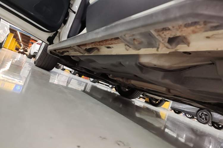 Used Jeep Cherokee 2016 2.4L Leading Smart Version Left Side Sill