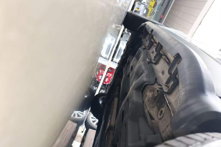 Used Jeep Cherokee 2016 2.4L Professional Edition Left Side Sill