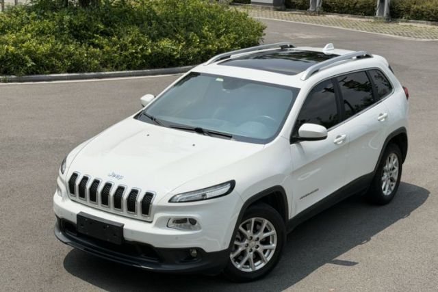 Ojetý Jeep Cherokee 2016 2.0L Superior Edition