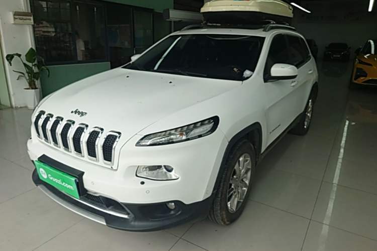 Used Jeep Cherokee 2016 2.4L Superior Edition Guazi used car, China used car export, Used car for sale, Used cars, Cheapest cars for sale
