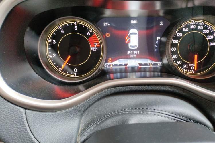 Used Jeep Cherokee 2016 2.4L Leading Smart Version Odometer Close Up