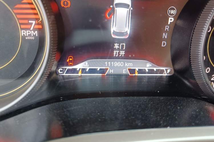 Used Jeep Cherokee 2016 2.0L Superior Edition Odometer Close Up