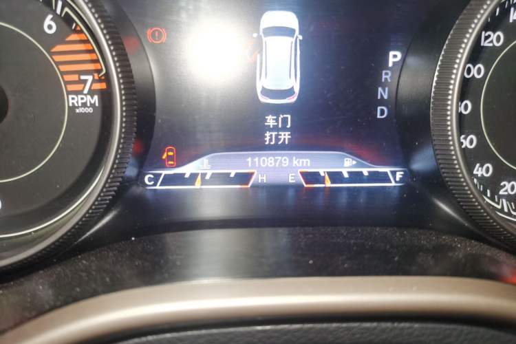 Used Jeep Cherokee 2016 2.0L Superior Edition Odometer Close Up