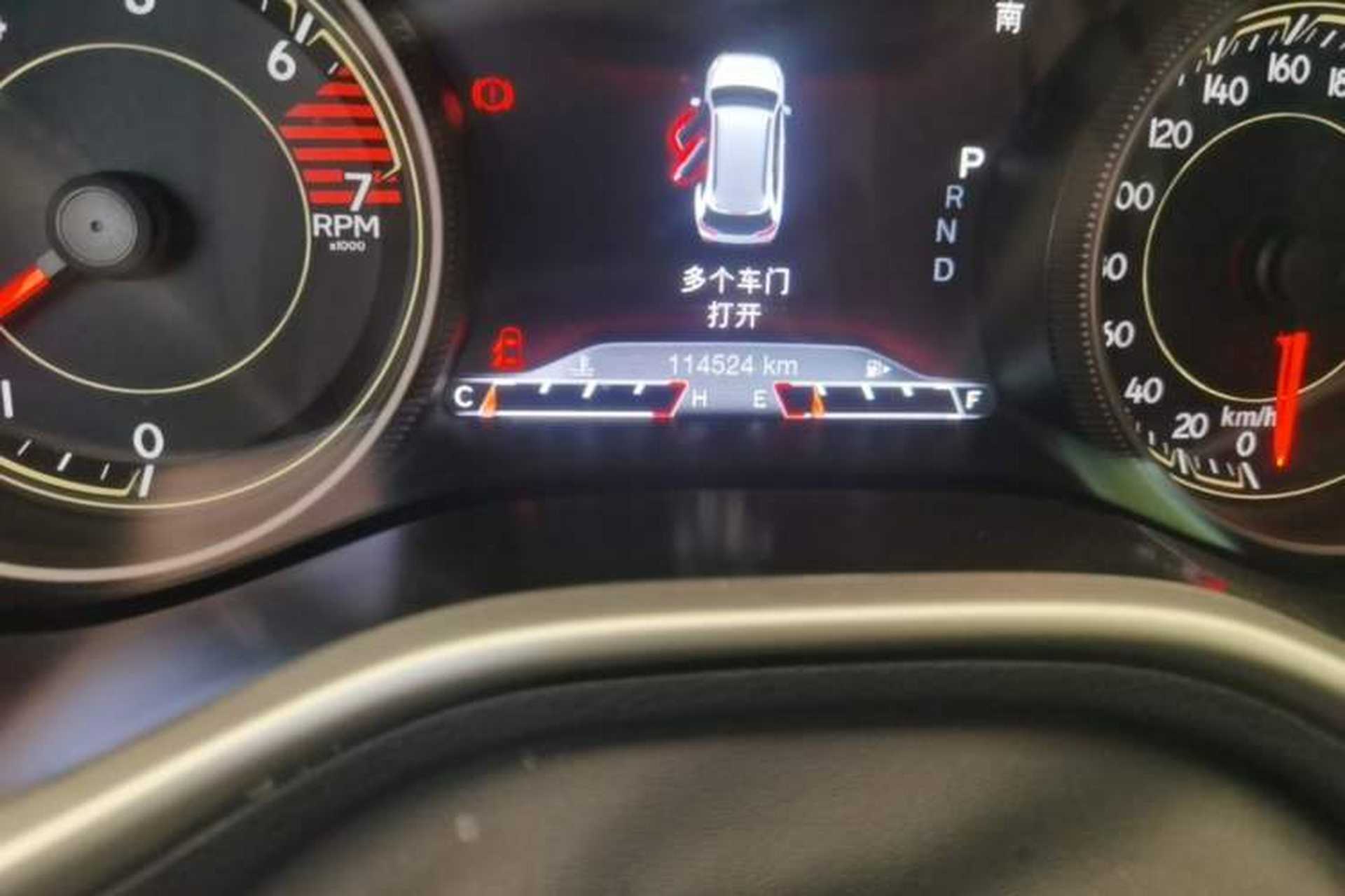 Used Jeep Cherokee 2016 2.4L Superior Edition Odometer Close Up
