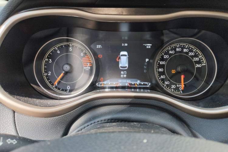 Used Jeep Cherokee 2016 2.4L Professional Smart Version Odometer Close Up