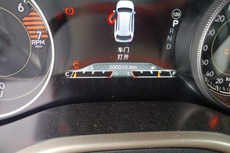Used Jeep Cherokee 2016 2.0L Superior Edition Odometer Close Up