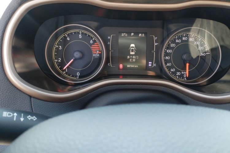Used Jeep Cherokee 2016 2.4L Professional Edition Odometer Close Up