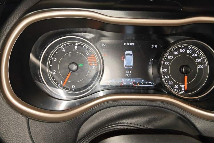 Used Jeep Cherokee 2016 2.0L Superior Edition Odometer Close Up