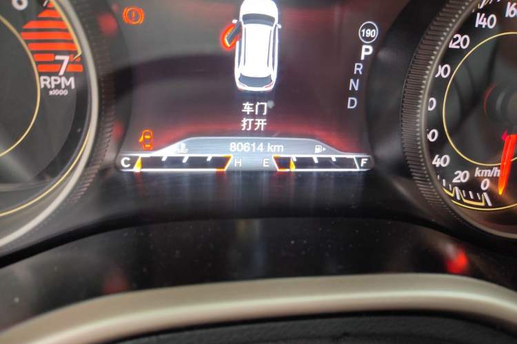 Used Jeep Cherokee 2016 2.0L Superior Edition Odometer Close Up