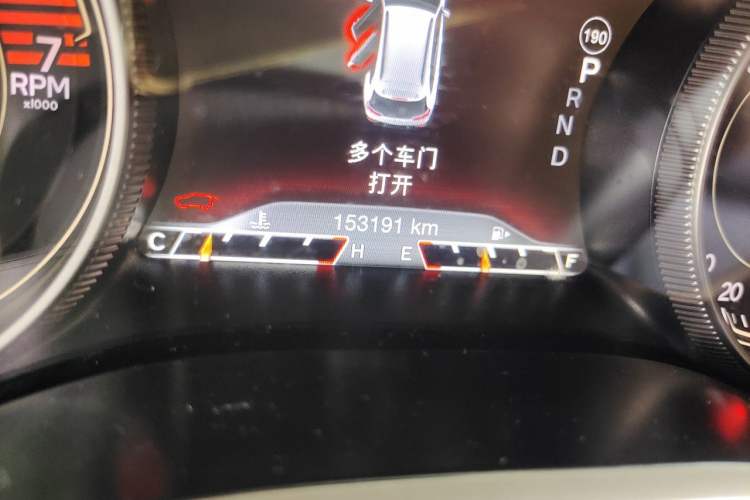 Used Jeep Cherokee 2016 2.0L Smart Version Odometer Close Up