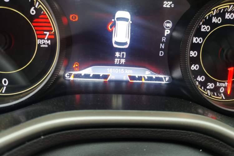 Used Jeep Cherokee 2016 2.0L Superior Edition Odometer Close Up
