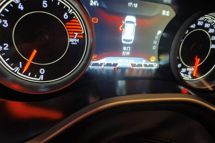Used Jeep Cherokee 2016 2.4L Superior Edition Odometer Close Up
