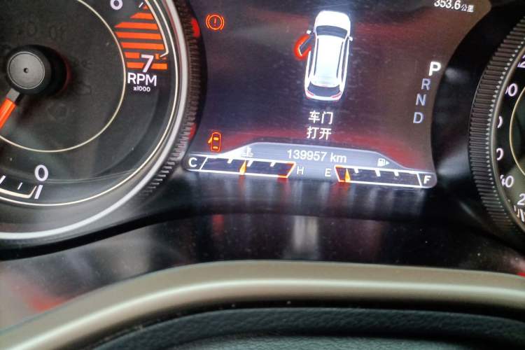 Used Jeep Cherokee 2016 2.4L Leading Smart Version Odometer Close Up