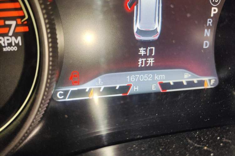 Used Jeep Cherokee 2016 2.0L Superior Edition Odometer Close Up