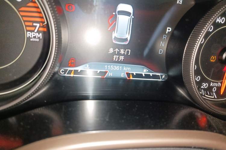 Used Jeep Cherokee 2016 2.0L Superior Edition Odometer Close Up